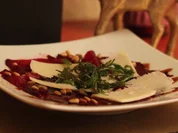 Rote Bete Carpaccio mit Rucolastroh - Rezept