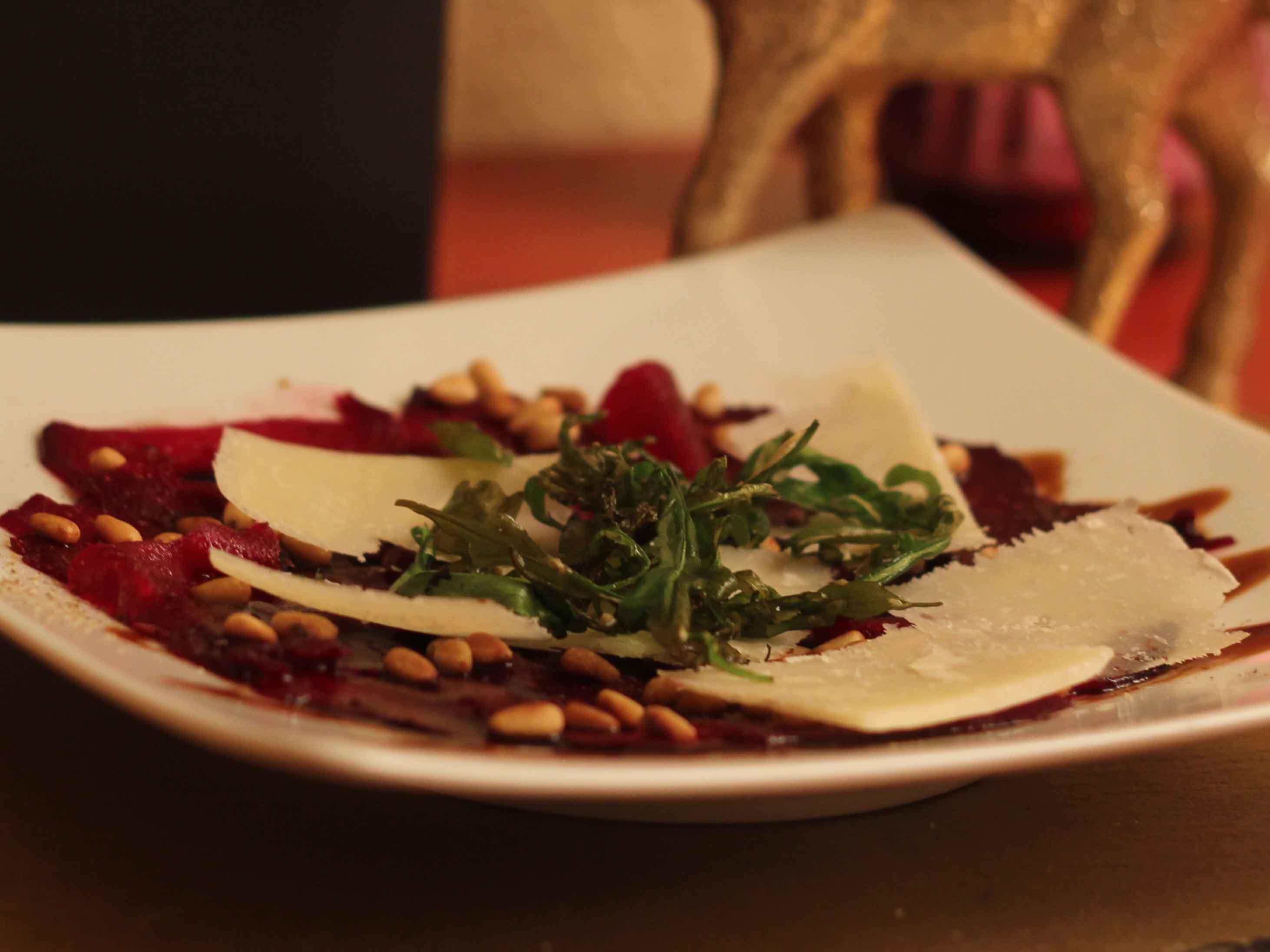 Bilder für Rote Bete Carpaccio mit Rucolastroh - Rezept