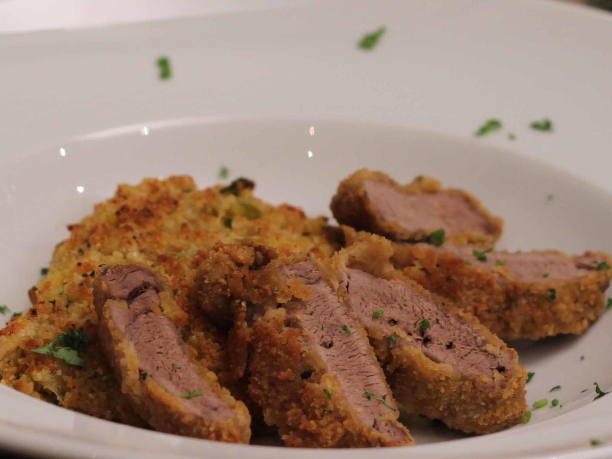 Wildschweinschnitzel Wiener Art, dazu Orangen-Fenchel-Risotto mit Parmesankruste - Rezept