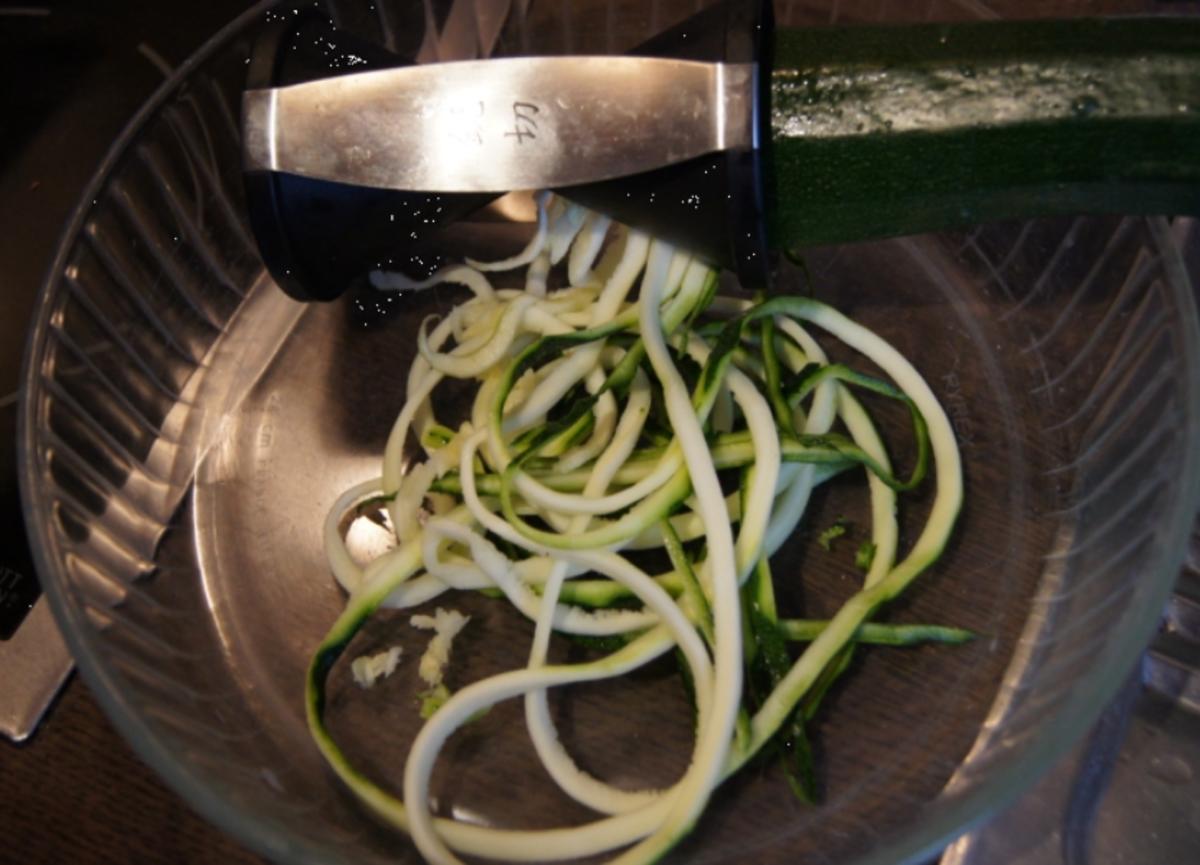 Zucchini-Spaghetti mit Garnelen - Rezept - Bild Nr. 7