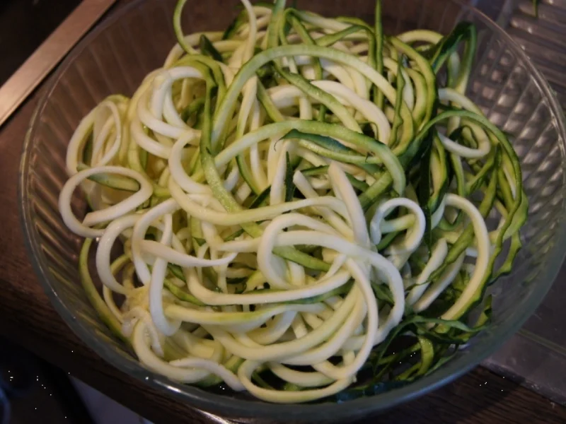 Zucchini-Spaghetti mit Garnelen - Rezept - Bild Nr. 8