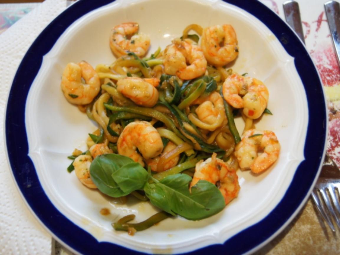 ZucchiniSpaghetti mit Garnelen Rezept kochbar.de