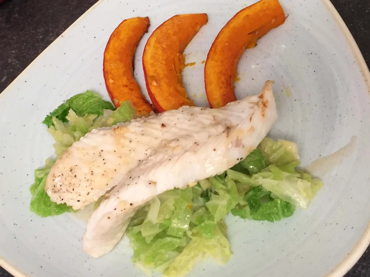 Rezept: Filet vom Steinbutt mit Scheiben vom Hokkaido und getrüffeltem Wirsing Filet vom Steinbutt mit Scheiben vom Hokkaido und getrüffeltem Wirsing - Rezept