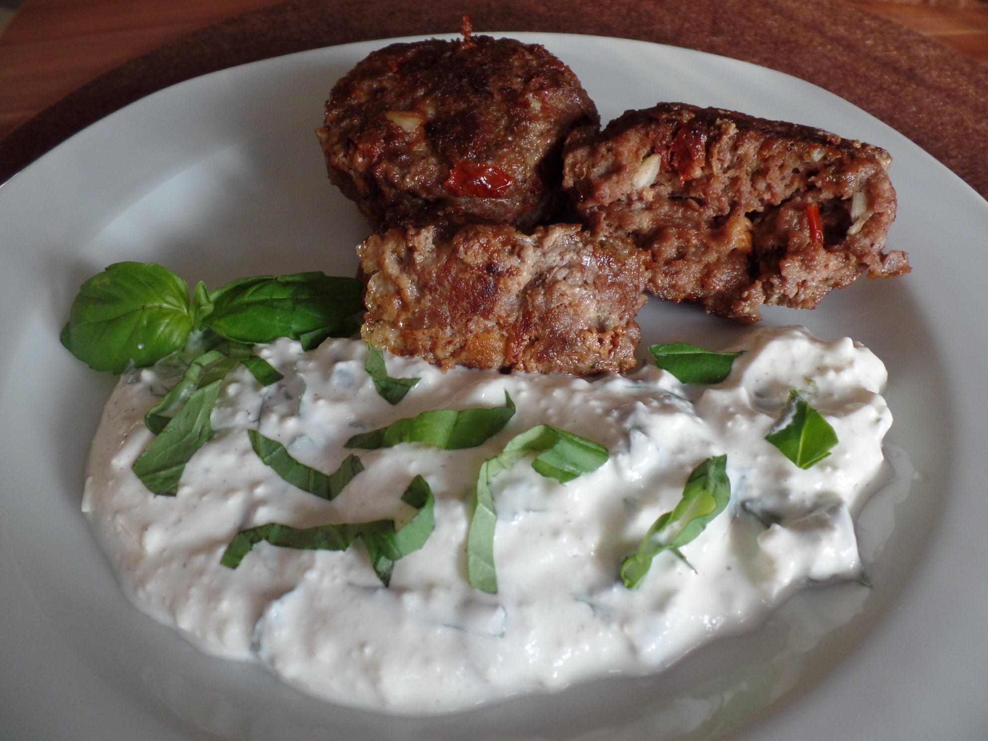 Bilder für Tomaten-Bulette mit Feta-Creme - Rezept