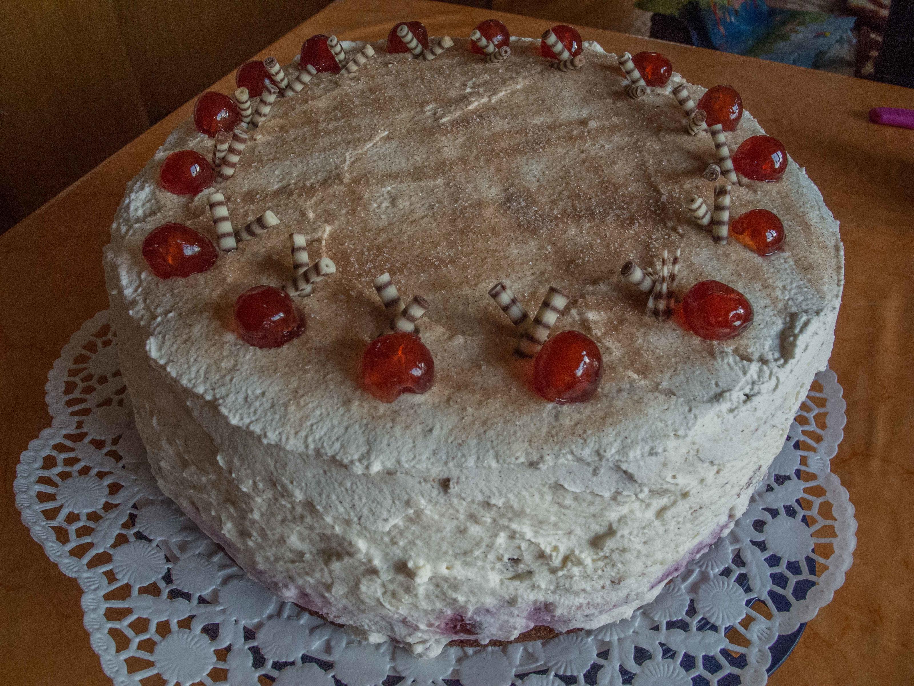 Bilder für Kuchen: Spekulatius-Torte mit Glühweinkirschen - Rezept