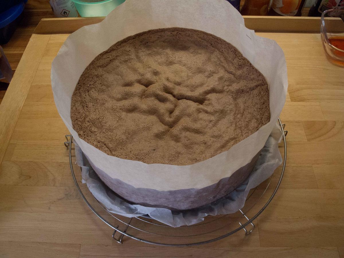 Kuchen: Spekulatius-Torte mit Glühweinkirschen - Rezept - Bild Nr. 4