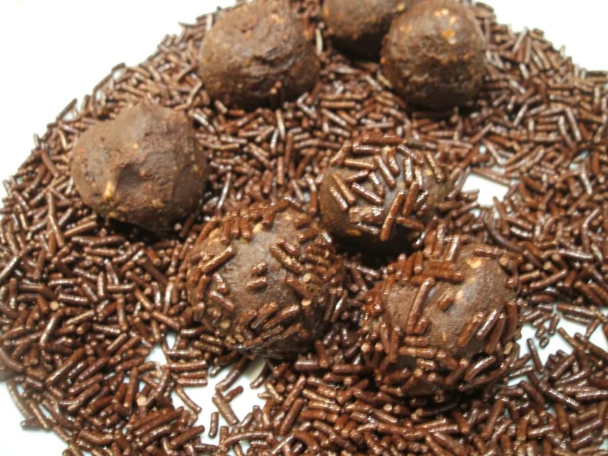 Rezept: Pralinen: Rumkugeln Bild Nr. 6 Pralinen: Rumkugeln - Rezept - Bild Nr. 6