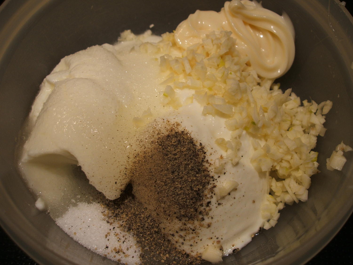 Soßen: Joghurt-Knoblauch-Soße - Rezept - kochbar.de