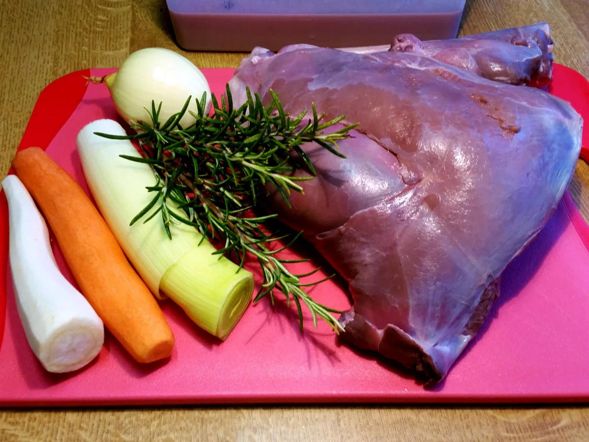 Rezept: Rehkeule zum Fest Bild Nr. 2 Rehkeule zum Fest - Rezept - Bild Nr. 2