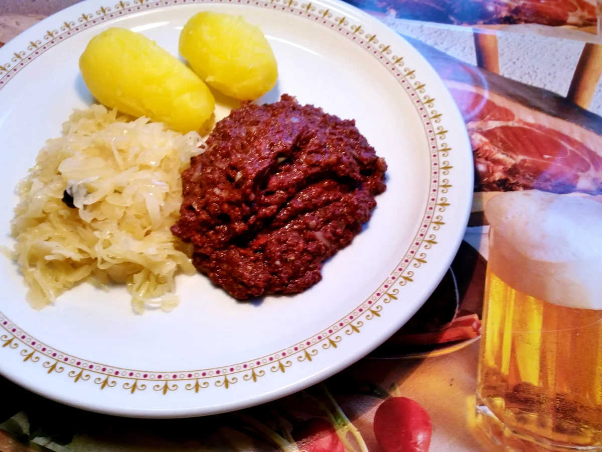 Sauerkraut mit veredelter Blutwurst - Rezept
