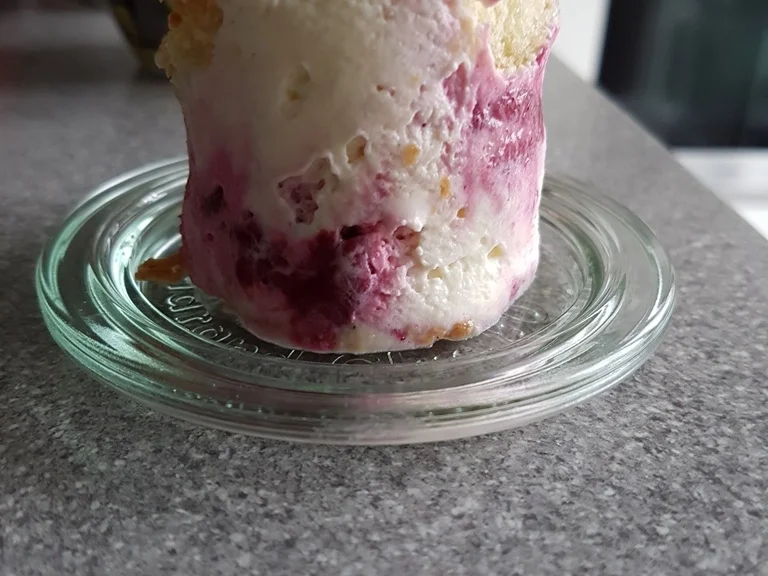 Rezept: Schichtdessert ein "Beeren Tiramisu" à la Biggi Bild Nr. 16 Schichtdessert ein "Beeren Tiramisu" à la Biggi - Rezept - Bild Nr. 16