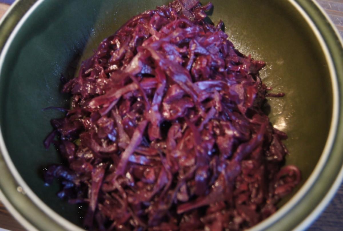 Bilder für Rotkohl mit Wild-Preiselbeeren - Rezept