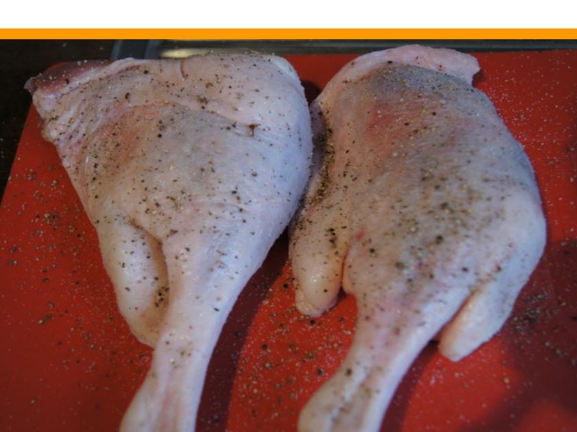 Gänsekeule mit Sauce, Rotkohl und halbseidene Knödel - Rezept - kochbar.de