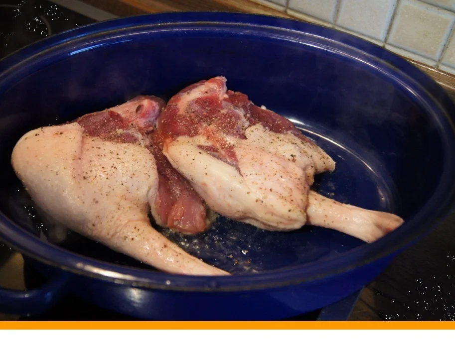 Gänsekeule mit Sauce, Rotkohl und halbseidene Knödel - Rezept - Bild Nr. 4