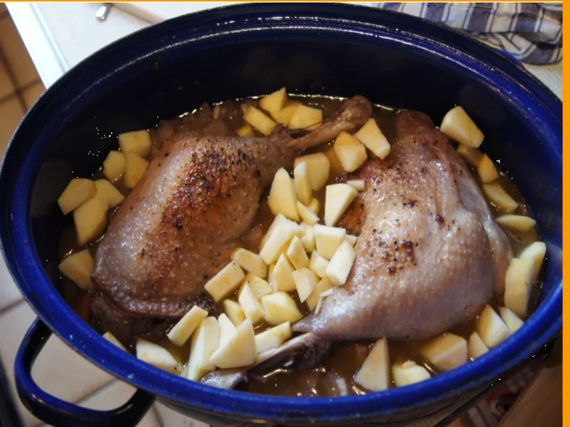 Gänsekeule mit Sauce, Rotkohl und halbseidene Knödel - Rezept - Bild Nr. 13