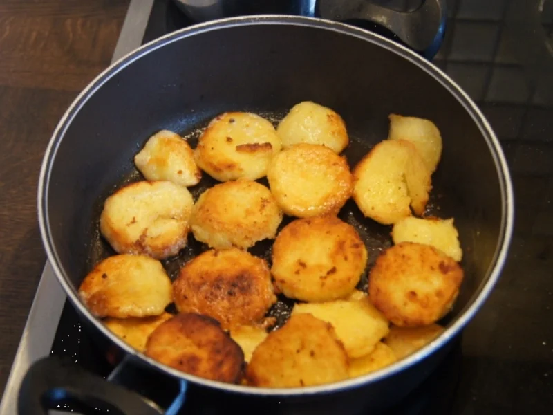 Rezept: Schwartenwurst mit Rotkohl , gebratenen Knödel und Sauce Bild Nr. 4 Schwartenwurst mit Rotkohl , gebratenen Knödel und Sauce - Rezept - Bild Nr. 4