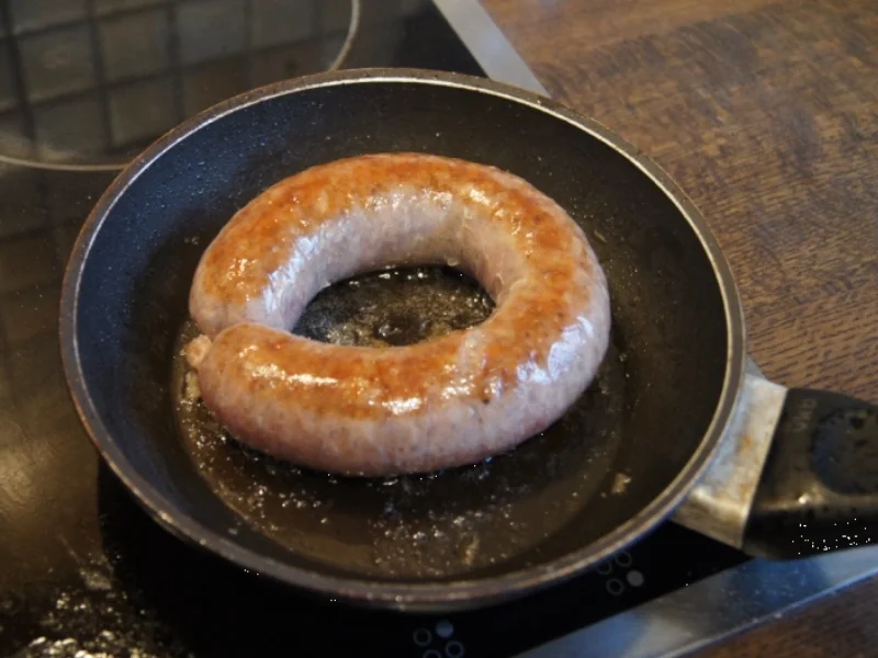 Rezept: Schwartenwurst mit Rotkohl , gebratenen Knödel und Sauce Bild Nr. 5 Schwartenwurst mit Rotkohl , gebratenen Knödel und Sauce - Rezept - Bild Nr. 5