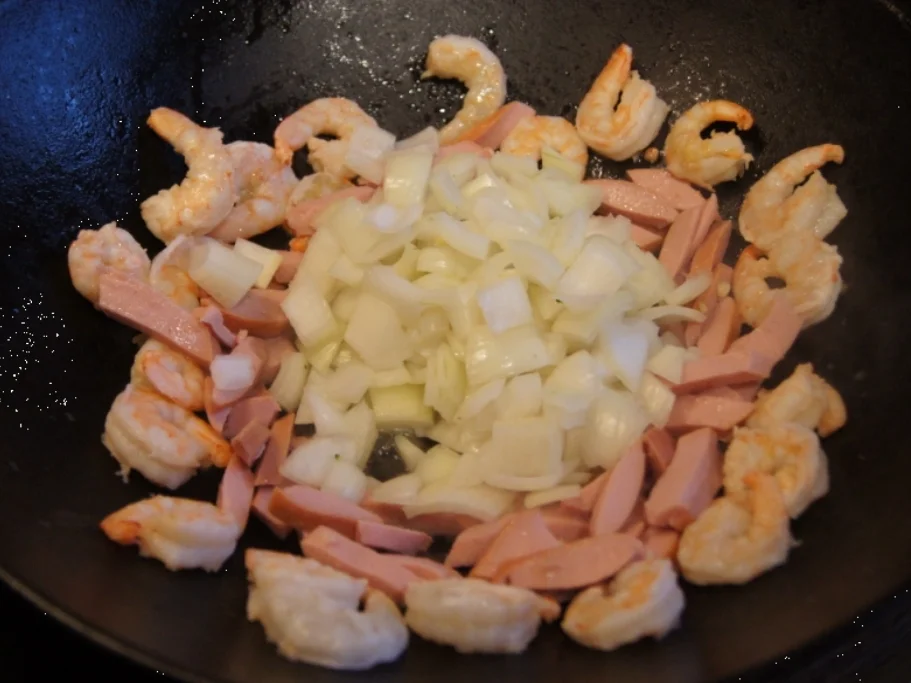 Gemüsewok mit Fleischwurst und Garnelenschwänzen - Rezept - Bild Nr. 5