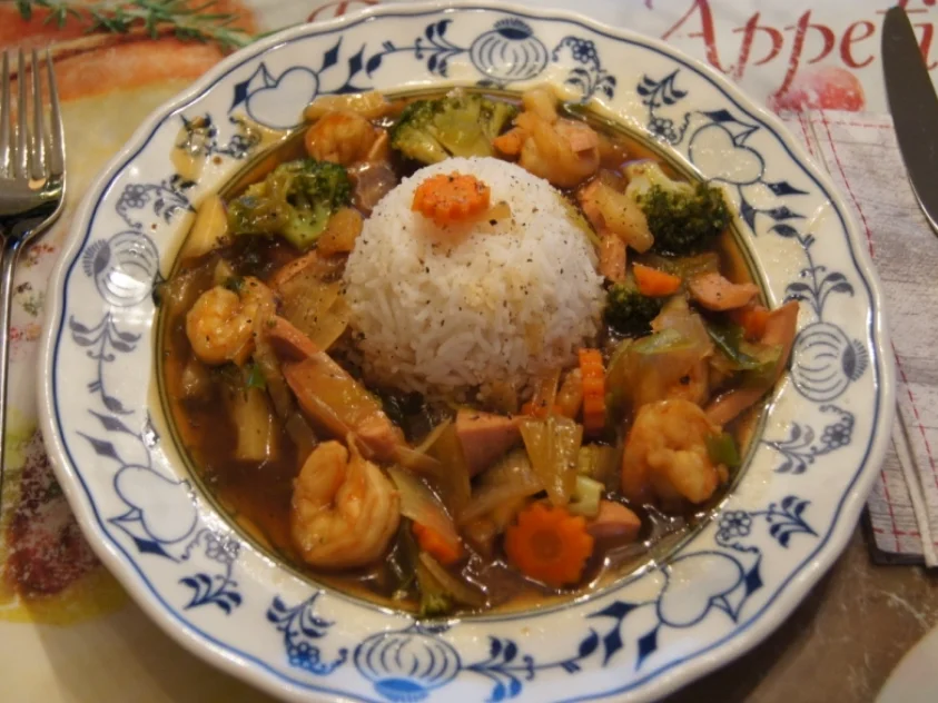 Gemüsewok mit Fleischwurst und Garnelenschwänzen - Rezept - Bild Nr. 13