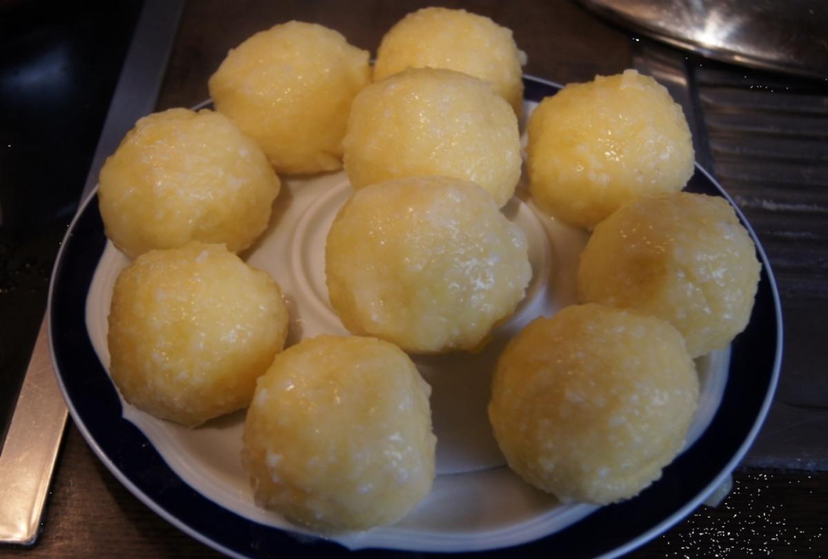 Halbseidene Knödel II - Rezept mit Bild - kochbar.de