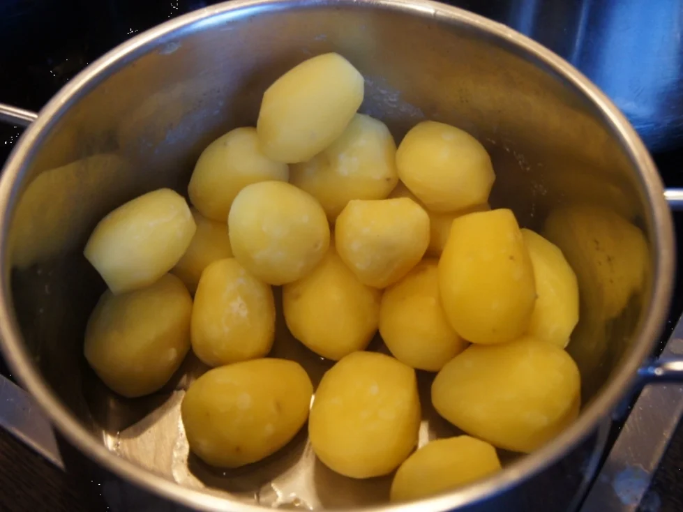 Rezept: Halbseidene Knödel II Bild Nr. 3 Halbseidene Knödel II - Rezept - Bild Nr. 3