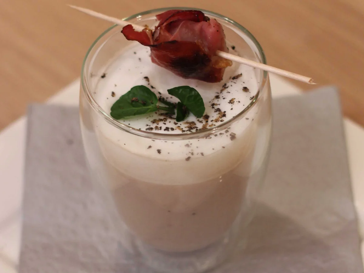 Maronen-Cappuccino mit Brunnenkresse und Speck-Marone - Rezept