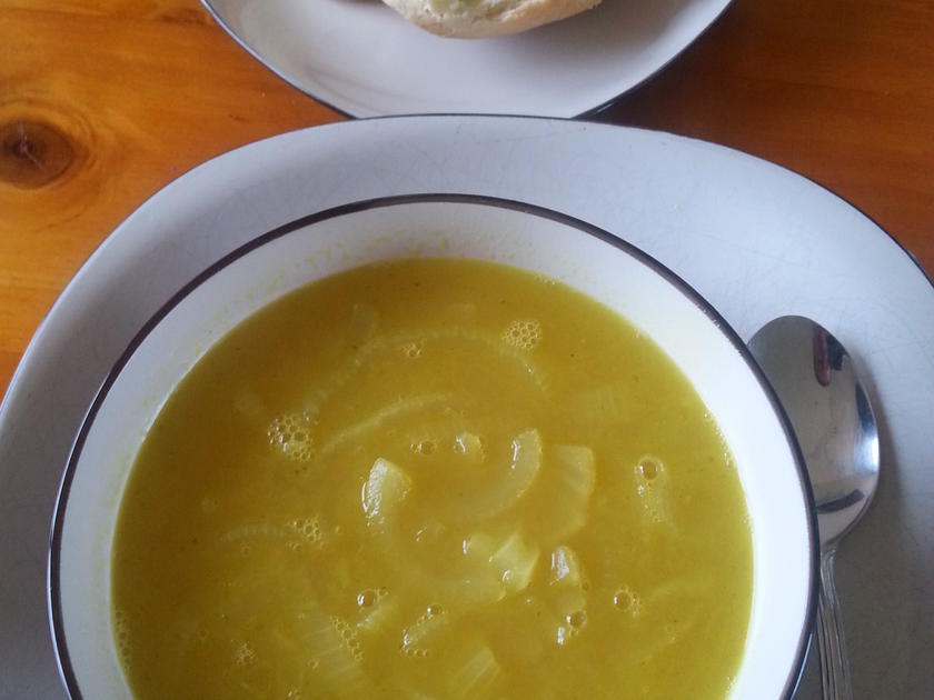 Zwiebelsuppe mit Wein - Rezept mit Bild - kochbar.de