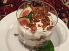 Creme-Dessert mit Feigen-Kompott und Walnuss-Streuseln - Rezept