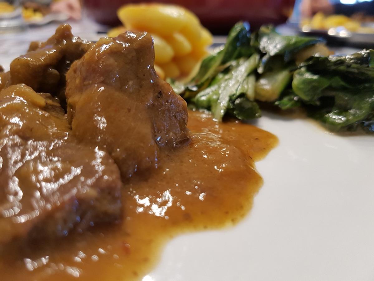 Zwiebelfleisch als Gulasch à la Biggi - Rezept - Bild Nr. 15