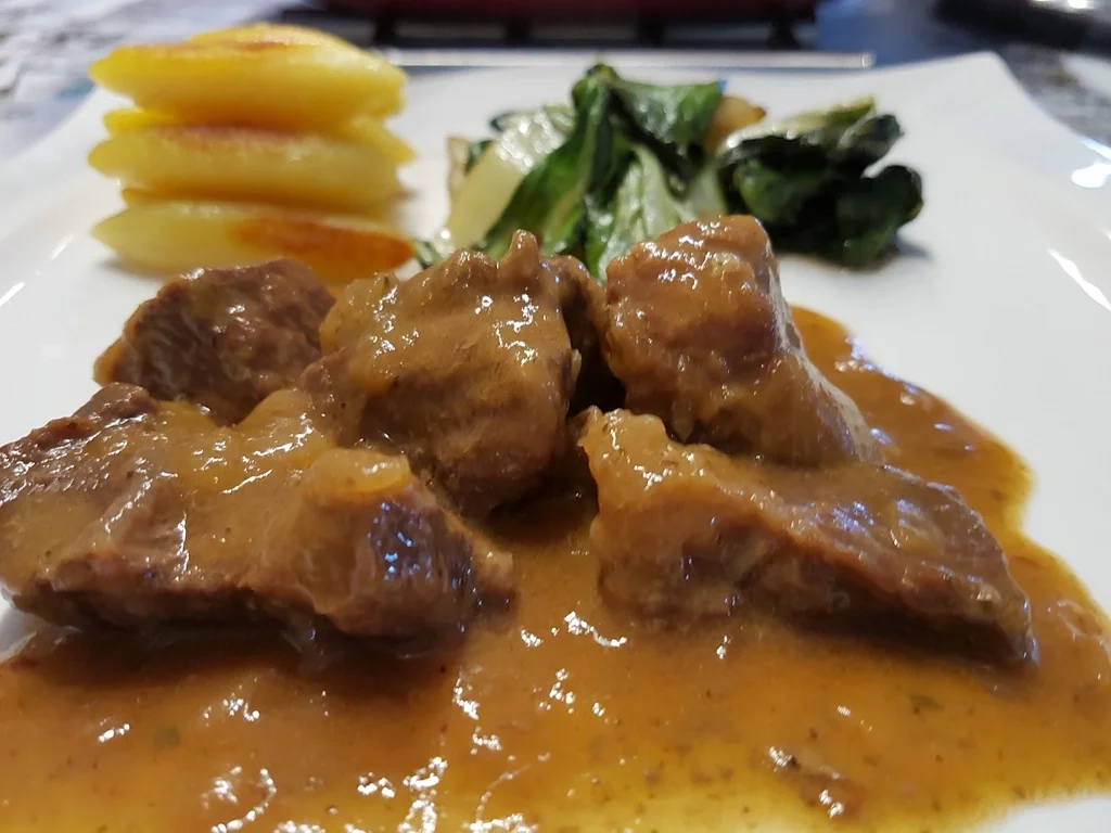 Zwiebelfleisch als Gulasch à la Biggi - Rezept - Bild Nr. 13