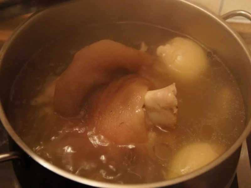 Rezept: Eisbein mit Grünkohl und Drillingen Bild Nr. 4 Eisbein mit Grünkohl und Drillingen - Rezept - Bild Nr. 4