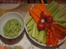 Gemüsesticks mit pikanten Avocado-Dip - Rezept