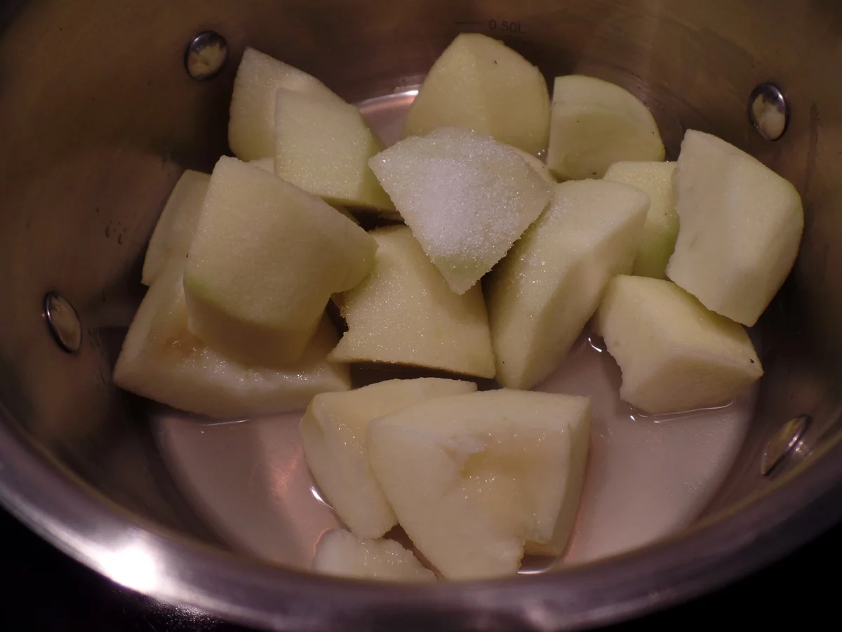 Rezept: Kartoffel-Speck-Kuchen mit Apfelkompott Bild Nr. 1521 Kartoffel-Speck-Kuchen mit Apfelkompott - Rezept - Bild Nr. 1521