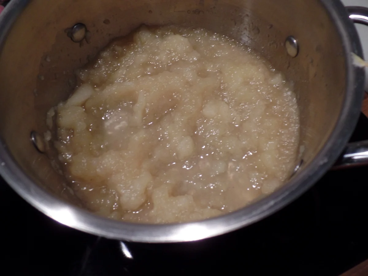 Rezept: Kartoffel-Speck-Kuchen mit Apfelkompott Bild Nr. 1522 Kartoffel-Speck-Kuchen mit Apfelkompott - Rezept - Bild Nr. 1522