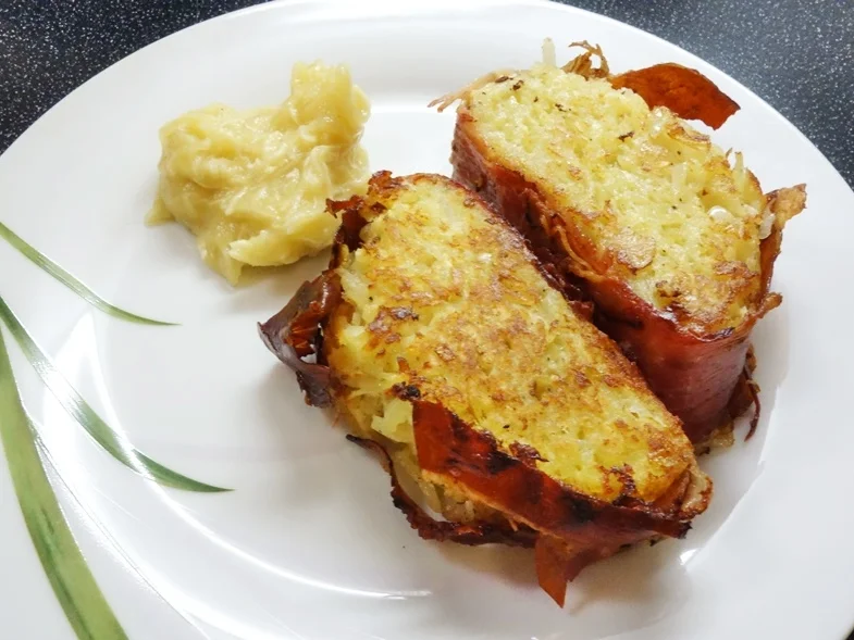 Rezept: Kartoffel-Speck-Kuchen mit Apfelkompott Bild Nr. 1526 Kartoffel-Speck-Kuchen mit Apfelkompott - Rezept - Bild Nr. 1526