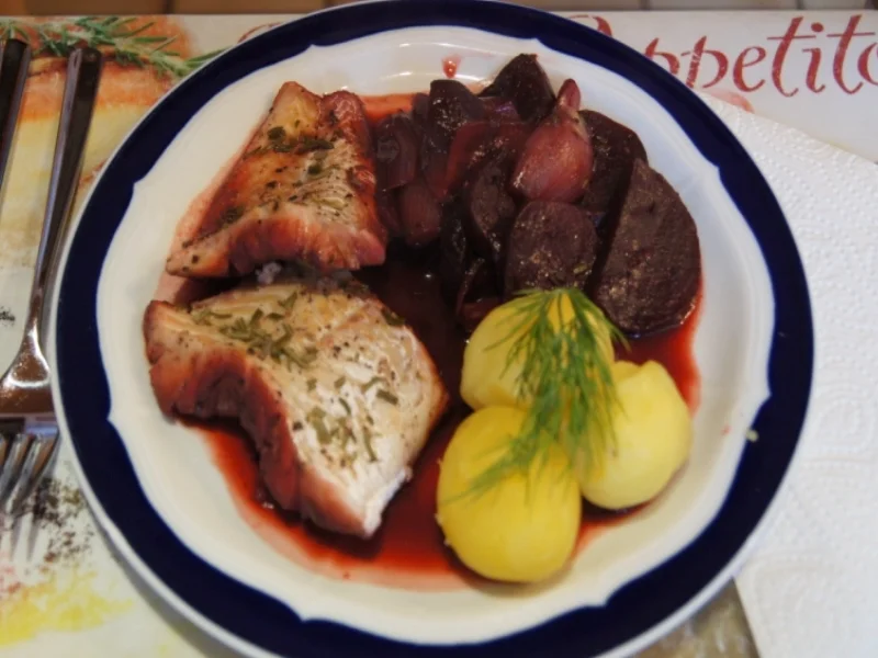 Rezept: Kabeljaufilet auf süß-saure Rote Bete mit Drillingen Bild Nr. 1513 Kabeljaufilet auf süß-saure Rote Bete mit Drillingen - Rezept - Bild Nr. 1513