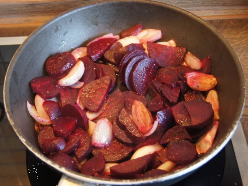 Rezept: Kabeljaufilet auf süß-saure Rote Bete mit Drillingen Bild Nr. 1518 Kabeljaufilet auf süß-saure Rote Bete mit Drillingen - Rezept - Bild Nr. 1518