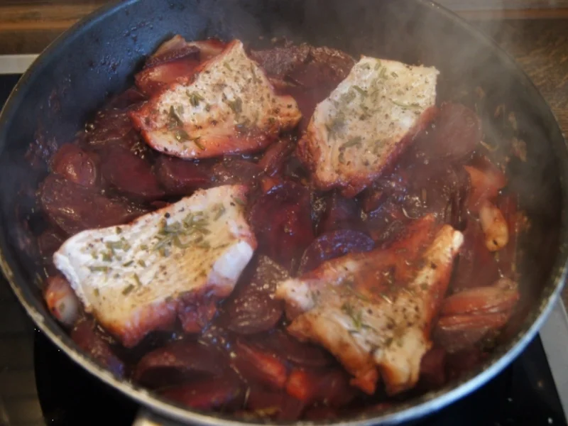 Rezept: Kabeljaufilet auf süß-saure Rote Bete mit Drillingen Bild Nr. 1522 Kabeljaufilet auf süß-saure Rote Bete mit Drillingen - Rezept - Bild Nr. 1522