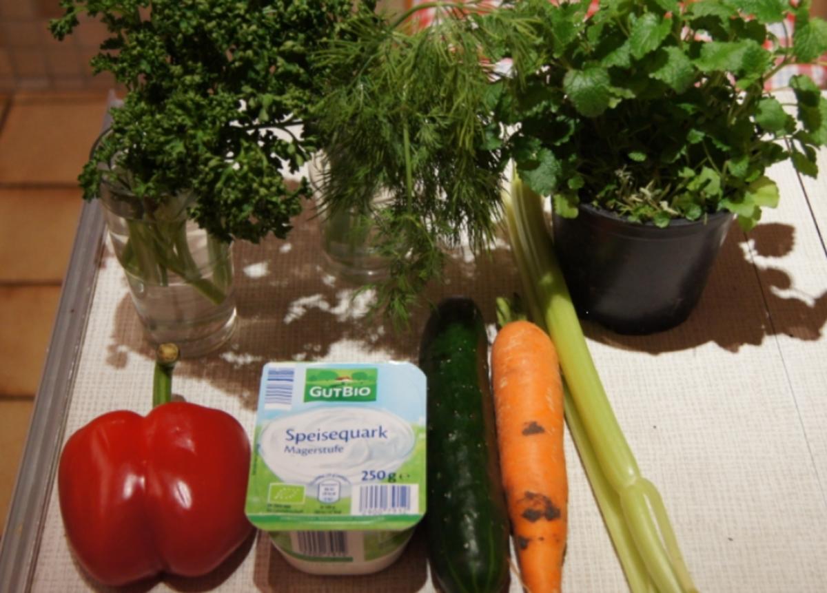 Gemüsesticks mit Kräuter-Quark-Dip - Rezept - Bild Nr. 2