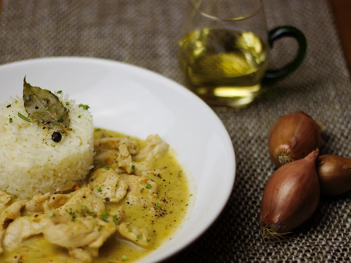 Hähnchengeschnetzeltes in Weißwein-Kräutersoße - Rezept - Bild Nr. 1518