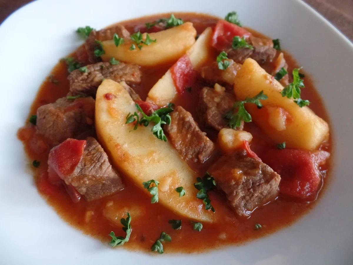 Paprika-Gulasch mit Kartoffeln - Rezept - Bild Nr. 1515
