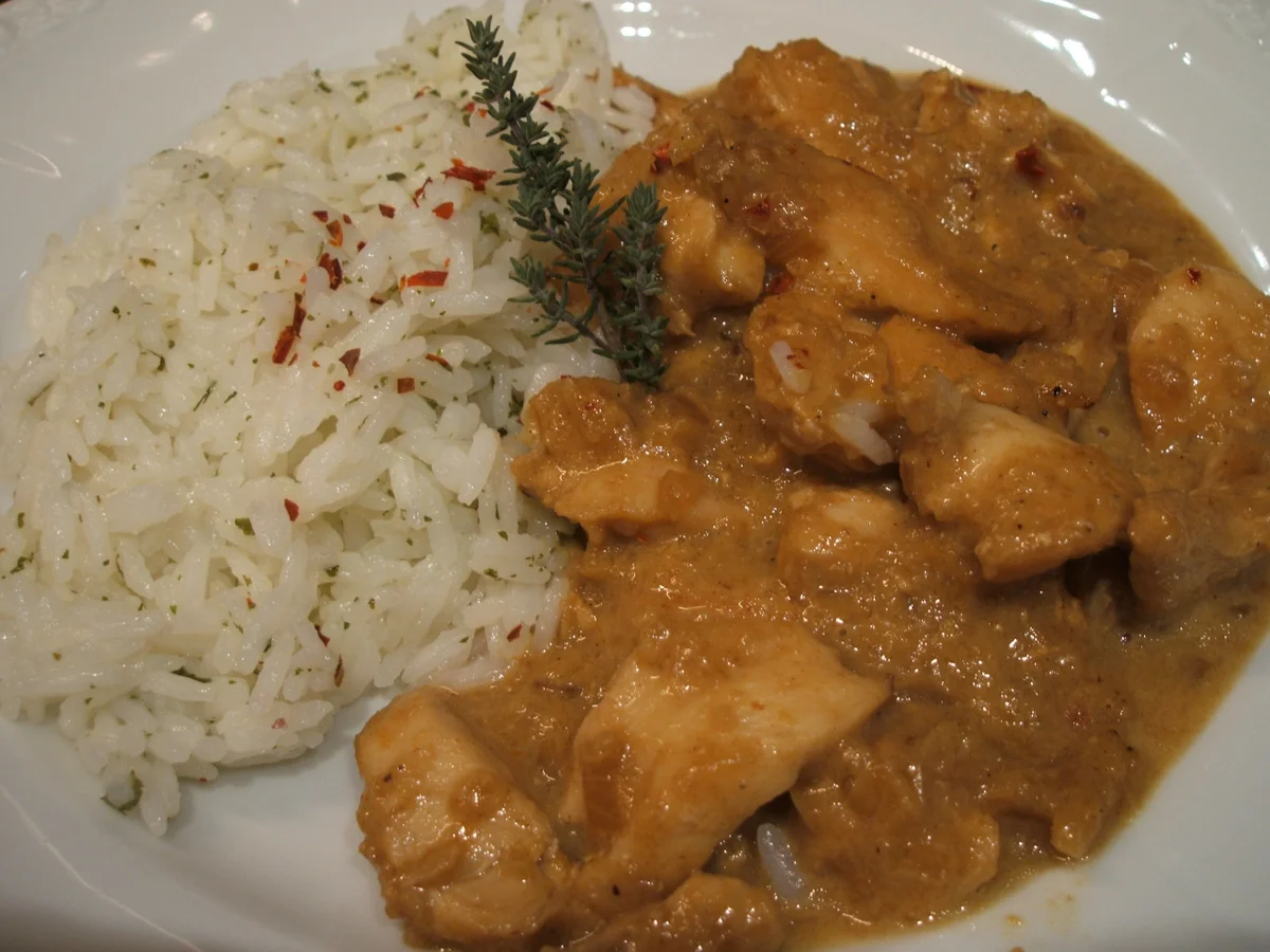 Rezept: Geflügel: Hähnchengeschnetzeltes mit fruchtig-scharfer Soße Bild Nr. 1519 Geflügel: Hähnchengeschnetzeltes mit fruchtig-scharfer Soße - Rezept - Bild Nr. 1519