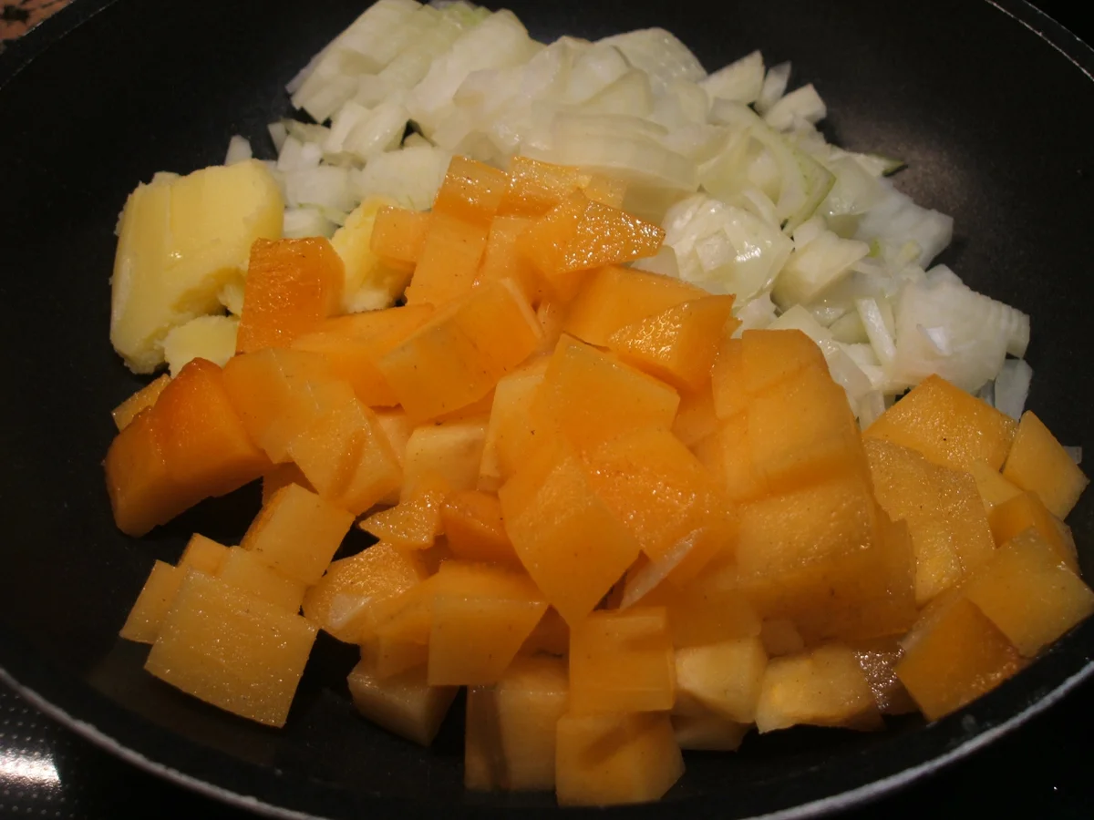 Rezept: Geflügel: Hähnchengeschnetzeltes mit fruchtig-scharfer Soße Bild Nr. 1520 Geflügel: Hähnchengeschnetzeltes mit fruchtig-scharfer Soße - Rezept - Bild Nr. 1520