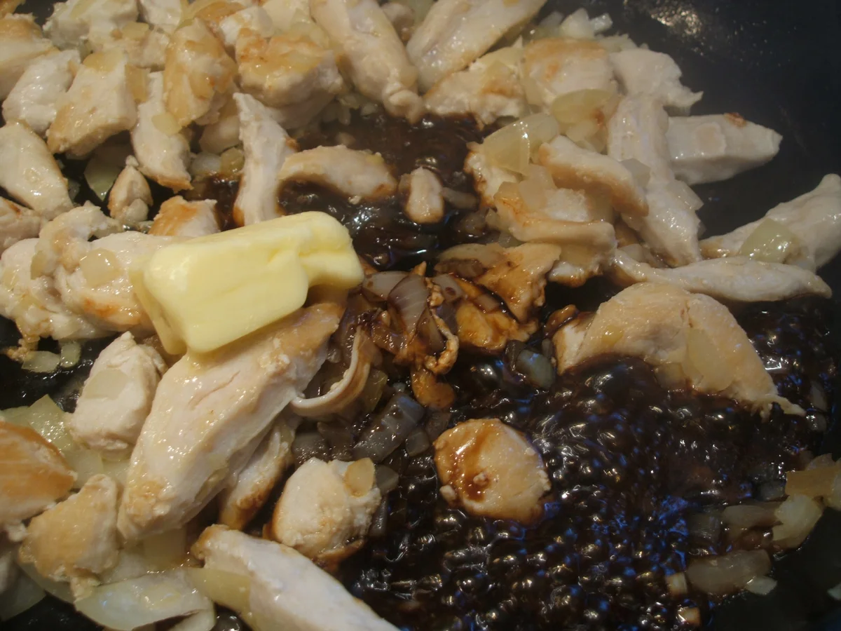 Rezept: Geflügel: Hähnchengeschnetzeltes mit fruchtig-scharfer Soße Bild Nr. 1523 Geflügel: Hähnchengeschnetzeltes mit fruchtig-scharfer Soße - Rezept - Bild Nr. 1523