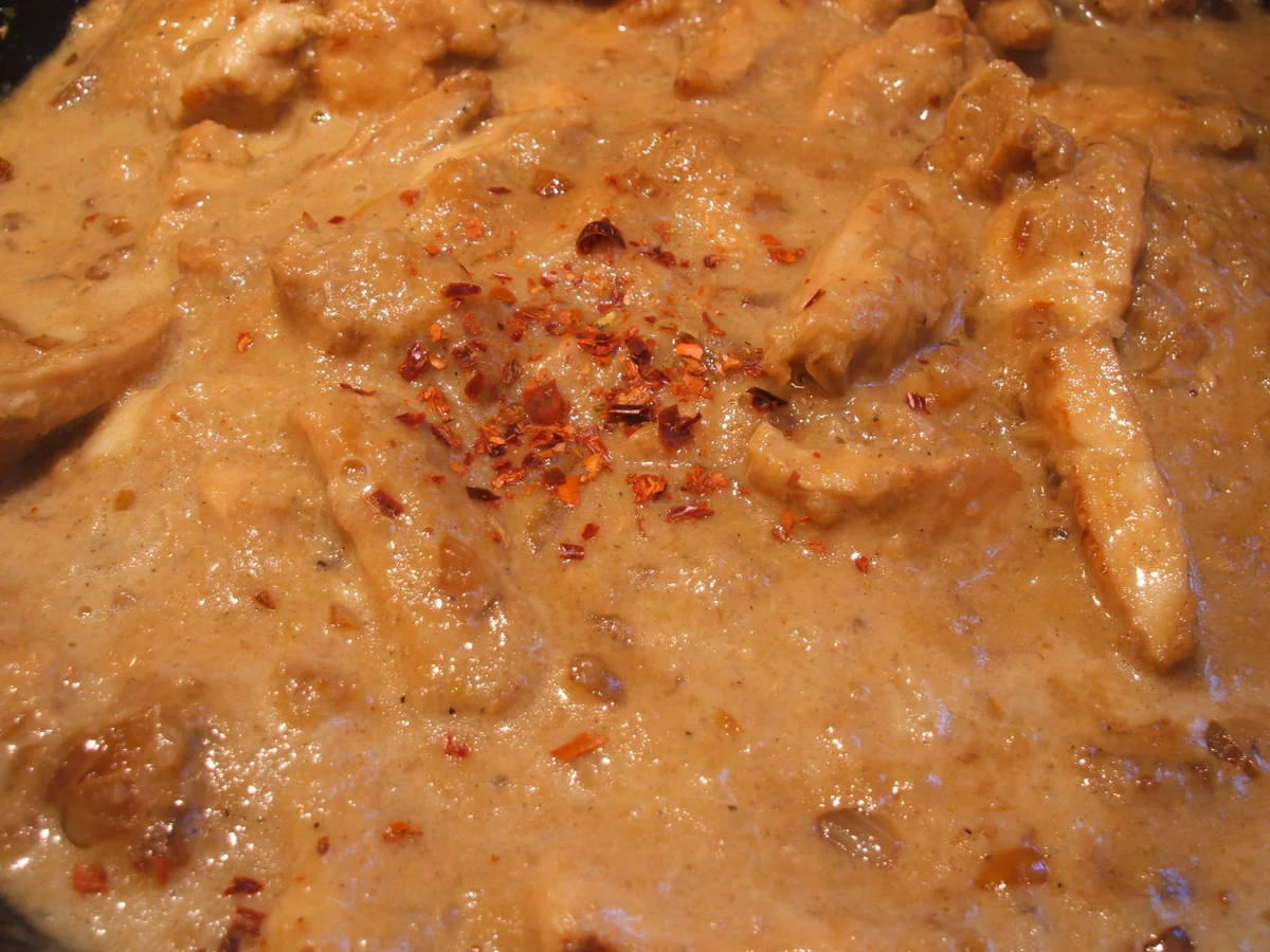 Rezept: Geflügel: Hähnchengeschnetzeltes mit fruchtig-scharfer Soße Bild Nr. 1525 Geflügel: Hähnchengeschnetzeltes mit fruchtig-scharfer Soße - Rezept - Bild Nr. 1525