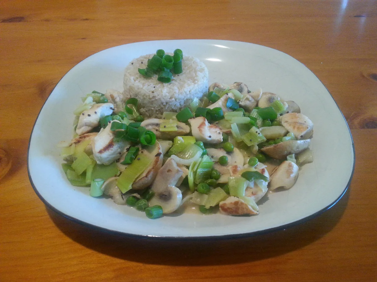 Rezept: Hähnchenpfanne mit Weisswein-Senf-Sauce Bild Nr. 1521 Hähnchenpfanne mit Weisswein-Senf-Sauce - Rezept - Bild Nr. 1521