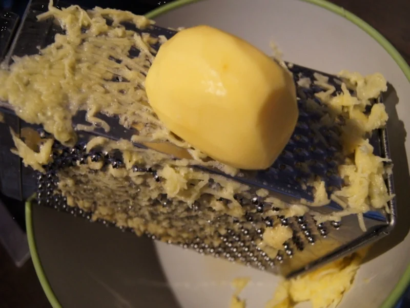 Knuspriger Kartoffelpuffer mit Räucherlachs - Rezept - Bild Nr. 1524