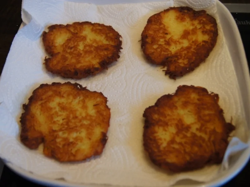 Knuspriger Kartoffelpuffer mit Räucherlachs - Rezept - Bild Nr. 1526