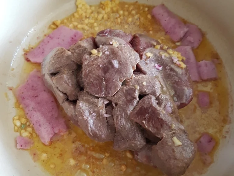 Ziege bzw. Zicklein als Gulasch mit Princessbohnen und Kloss à la Biggi - Rezept - Bild Nr. 1535