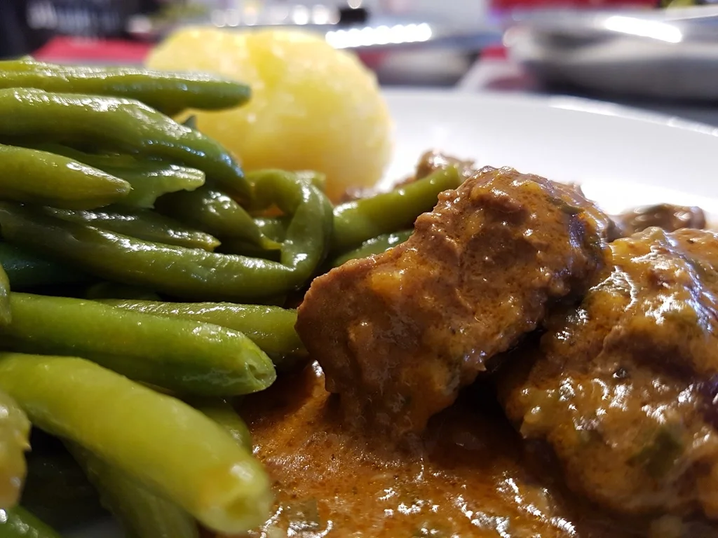 Ziege bzw. Zicklein als Gulasch mit Princessbohnen und Kloss à la Biggi - Rezept - Bild Nr. 1551